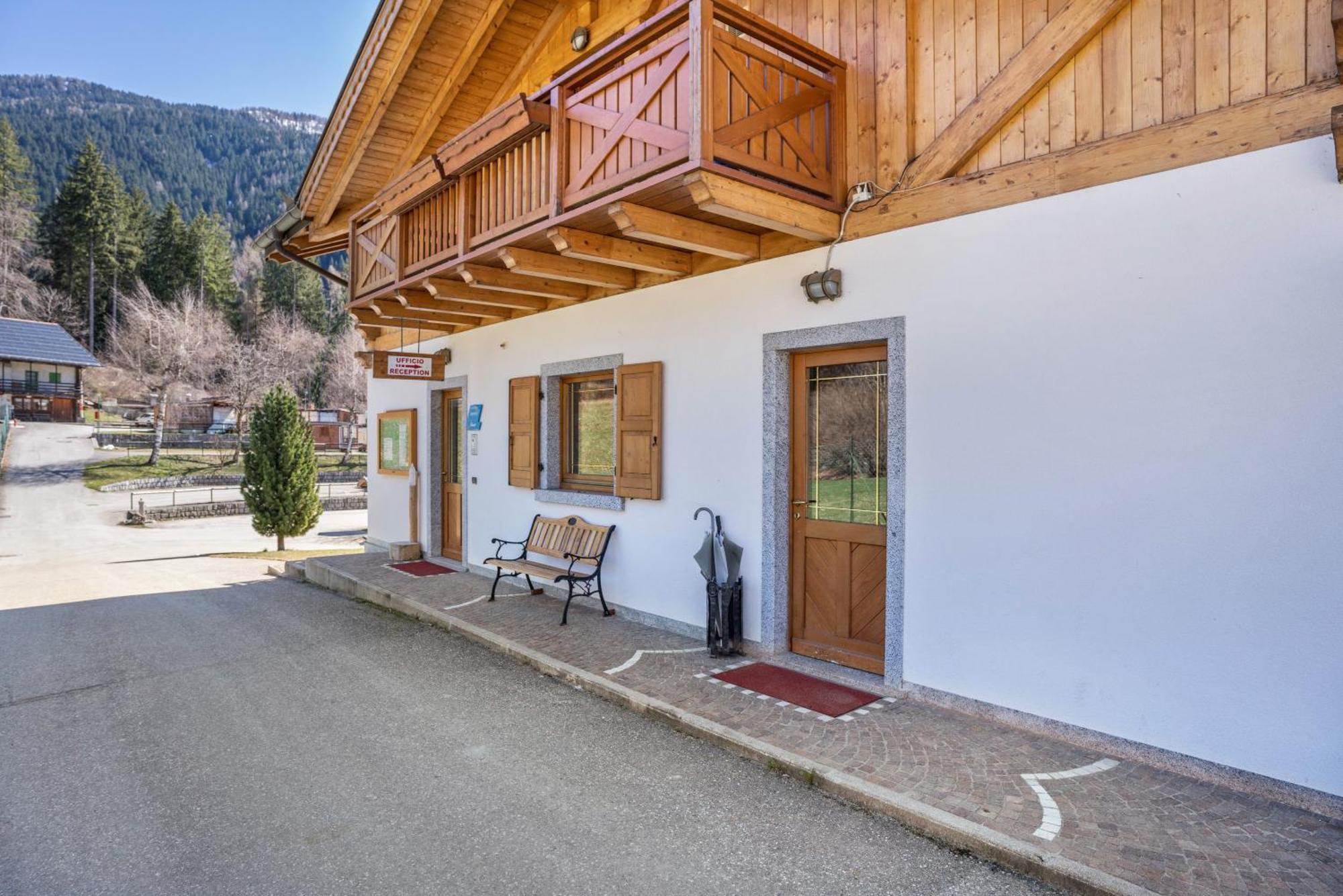 Chalet Camping Fae 3 Βίλα Madonna Εξωτερικό φωτογραφία
